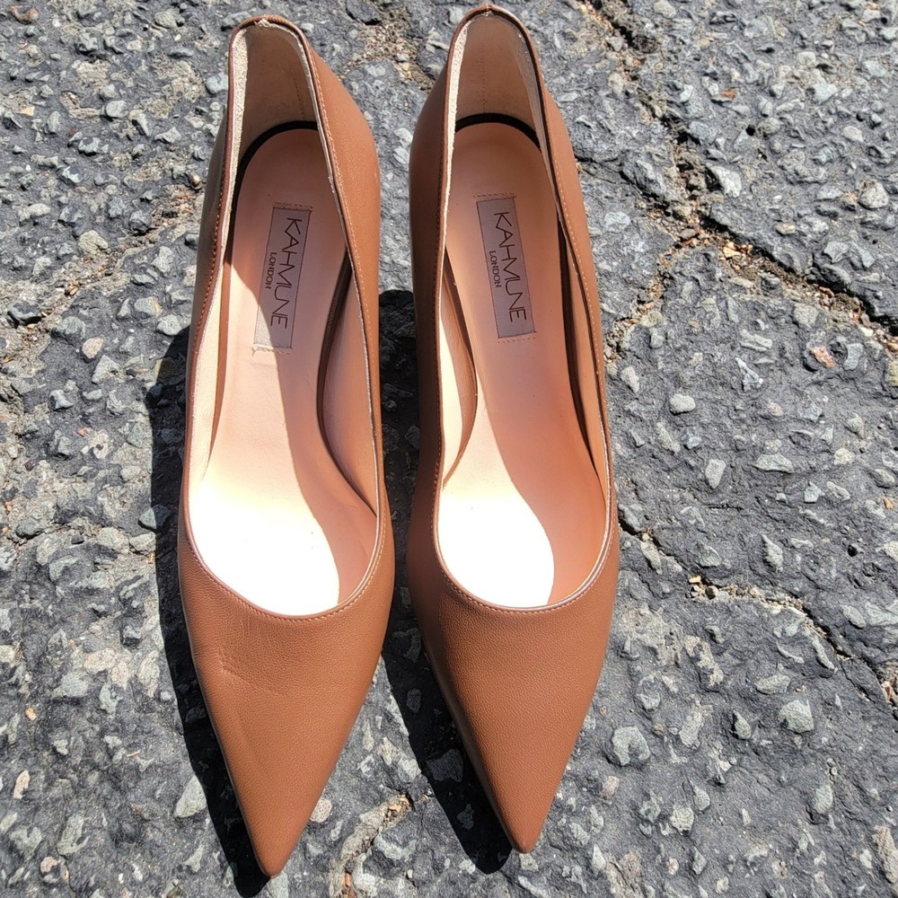 Kahmune London Tan Leather Pointed Toe Kitten Heel Pumps Made in Italy Size 9